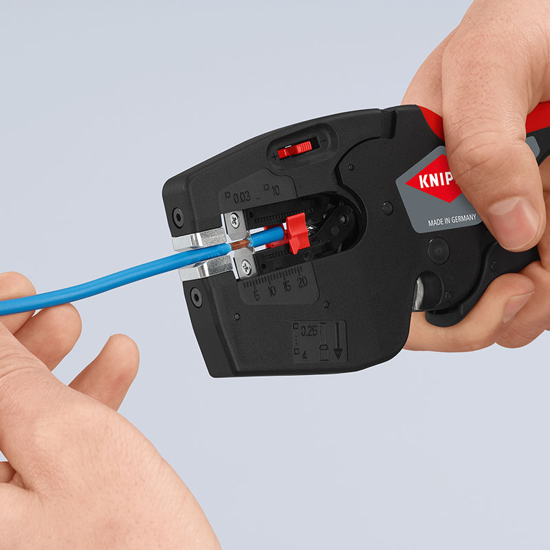 Pince à dénuder NEXSTRIP® par Knipex