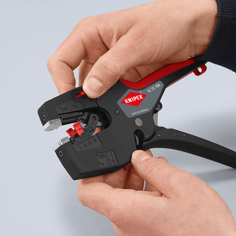 Pince à dénuder NEXSTRIP® par Knipex